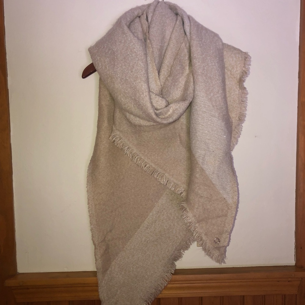 Two-tone Scarf